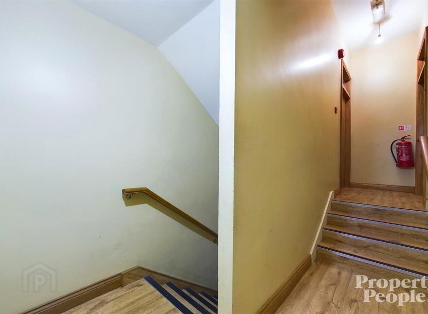 APT 2, 42 Castleton Gardens, Belfast, BT15 3BY