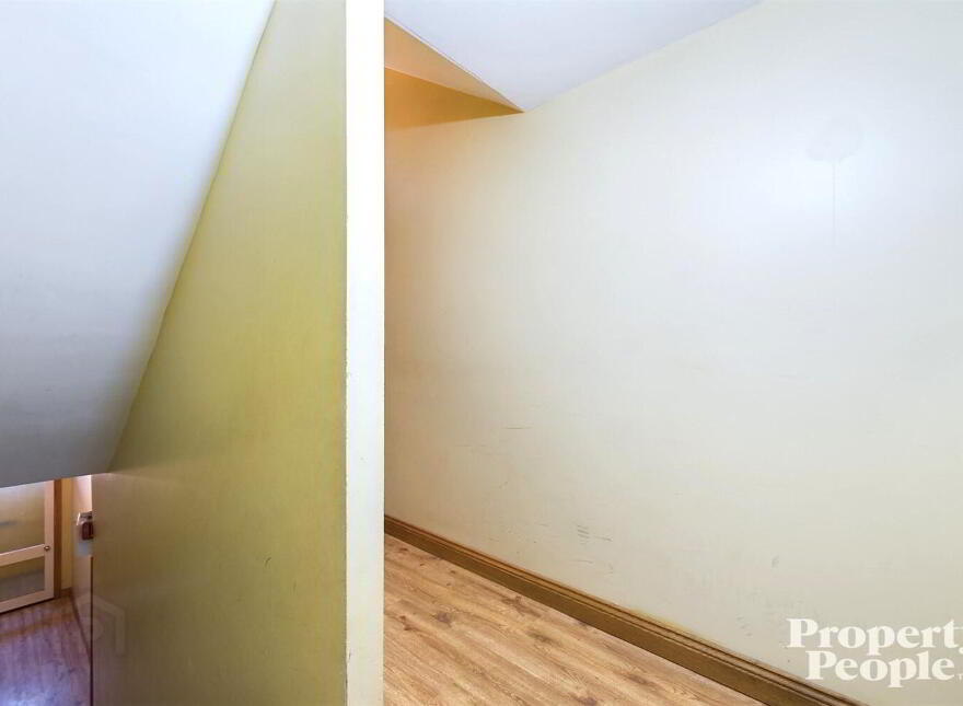 APT 2, 42 Castleton Gardens, Belfast, BT15 3BY
