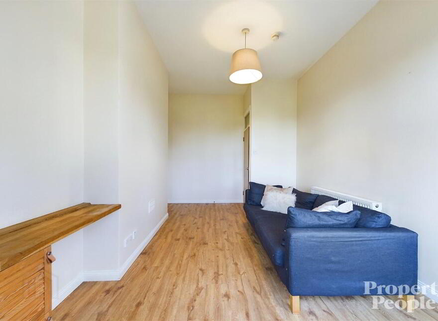 APT 2, 42 Castleton Gardens, Belfast, BT15 3BY