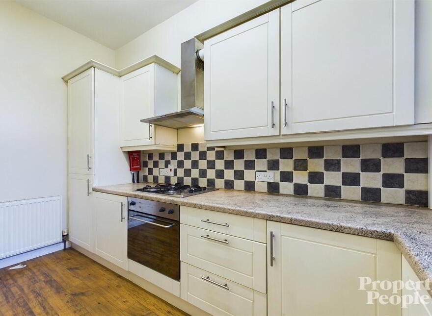 APT 2, 42 Castleton Gardens, Belfast, BT15 3BY