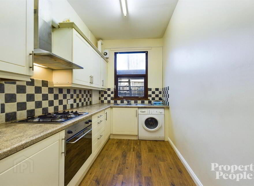 APT 2, 42 Castleton Gardens, Belfast, BT15 3BY
