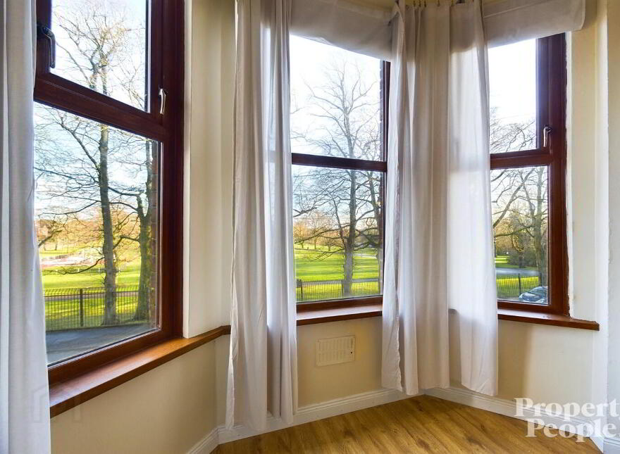 APT 2, 42 Castleton Gardens, Belfast, BT15 3BY