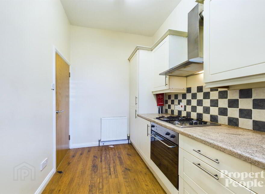 APT 2, 42 Castleton Gardens, Belfast, BT15 3BY