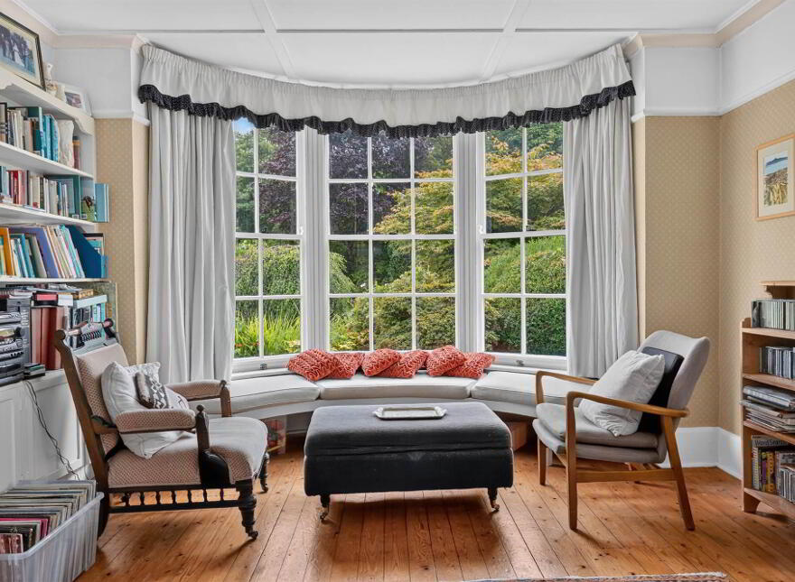 2 Shrewsbury Park, Malone, Belfast, BT9 6PN