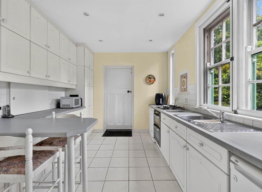 2 Shrewsbury Park, Malone, Belfast, BT9 6PN