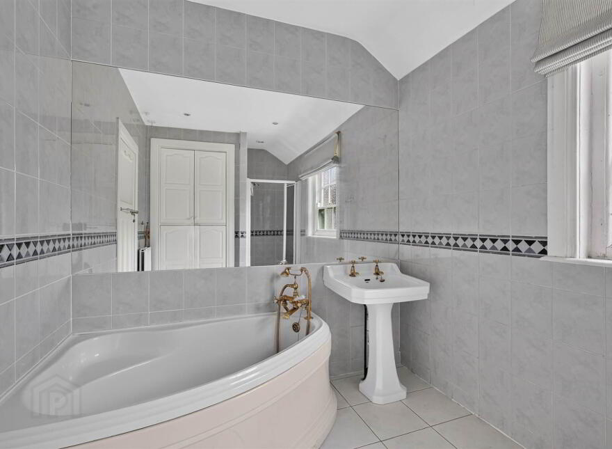 2 Shrewsbury Park, Malone, Belfast, BT9 6PN