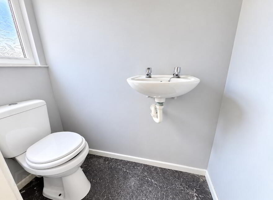 30 Coronation Road, Carrickfergus, BT38 7EX