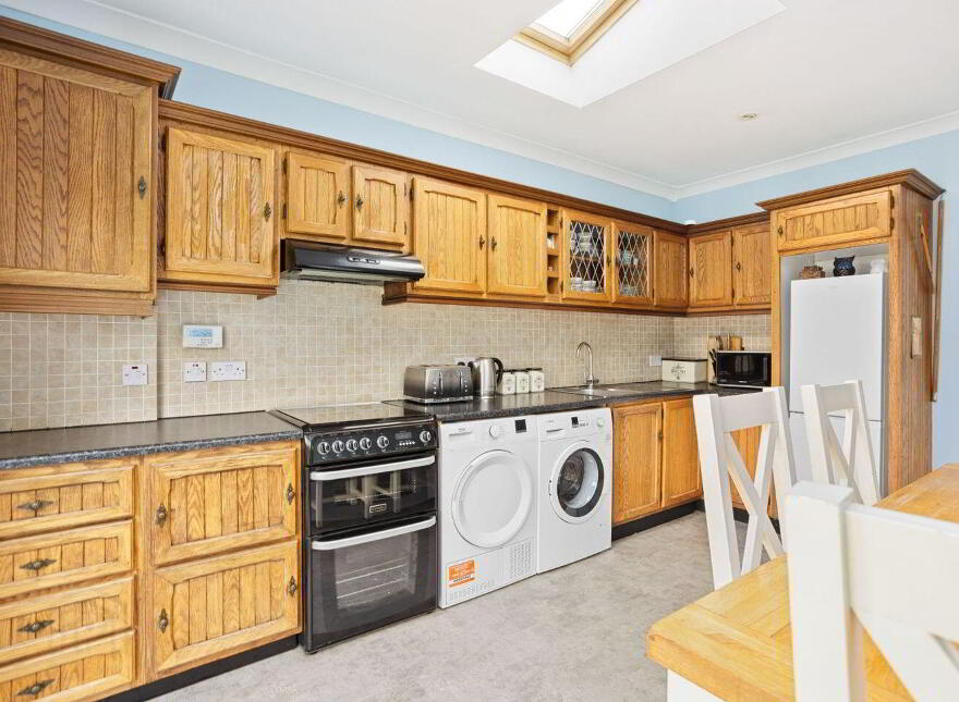 30 Langton Park, Newbridge, W12C890