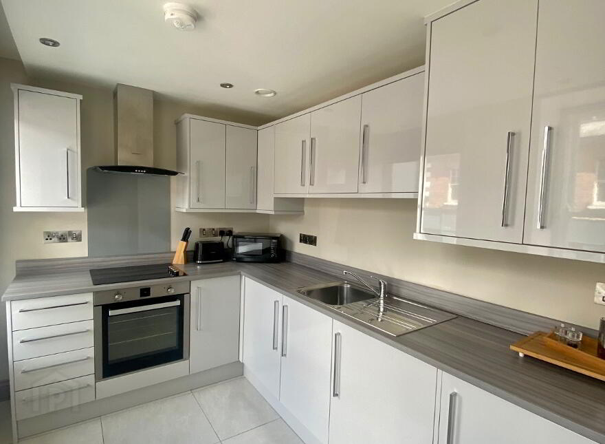 Apartment (B), 16 Main Street, Ballymoney, BT53 6AL
