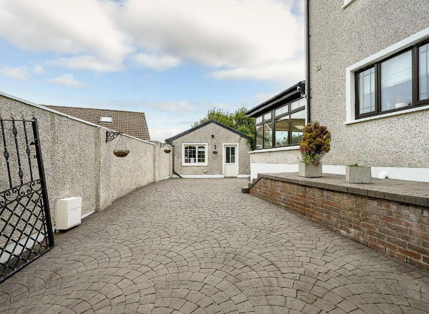 Lothlorien, Larchfield Close, Commons Road, Fairhill, T23N2Y6