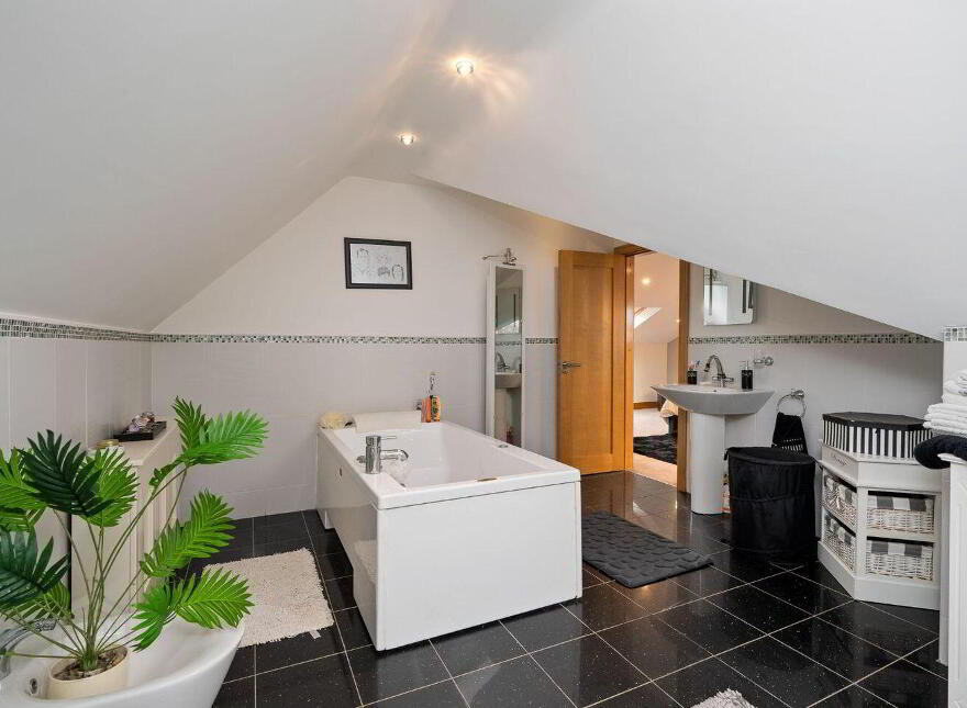 Lothlorien, Larchfield Close, Commons Road, Fairhill, T23N2Y6