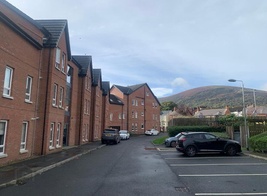 Apt 22, 187 West Circular Close, West Circular Road, Ballygomartin, Belfast, BT13 3WQ