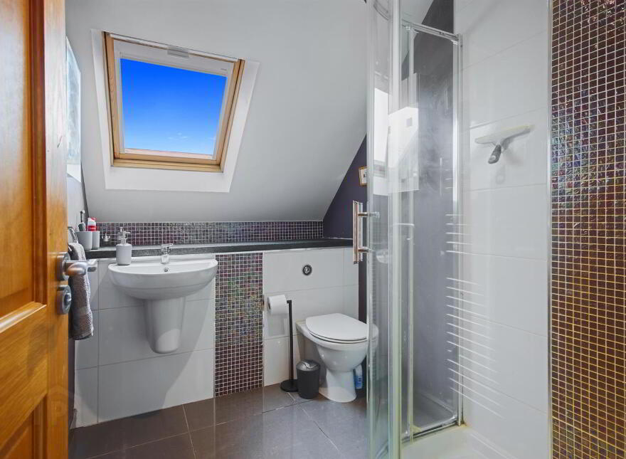 16 Strathearn Park, Belfast, BT4 2GN