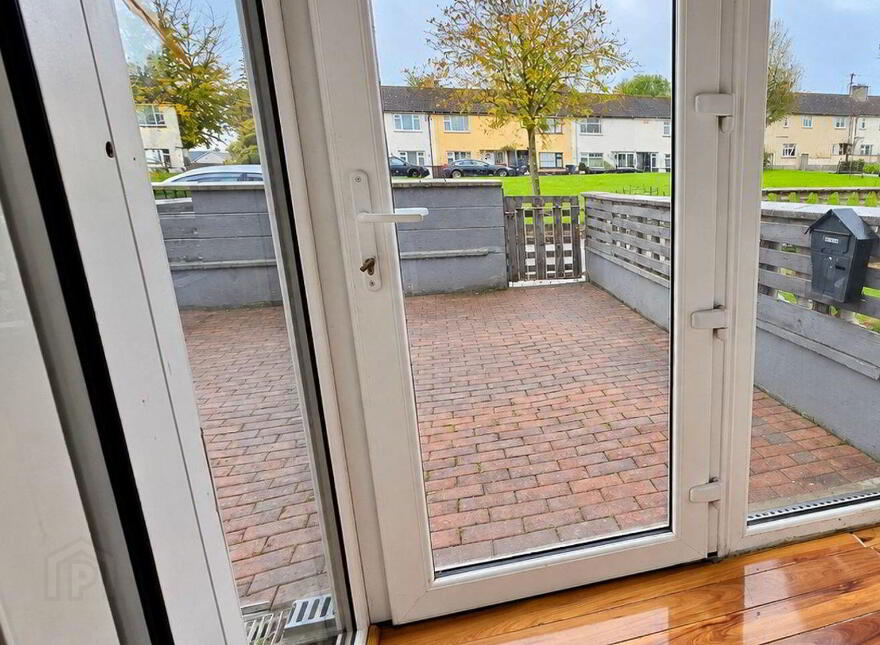 23 Saint Patrick's Crescent, Moate, N37TF85