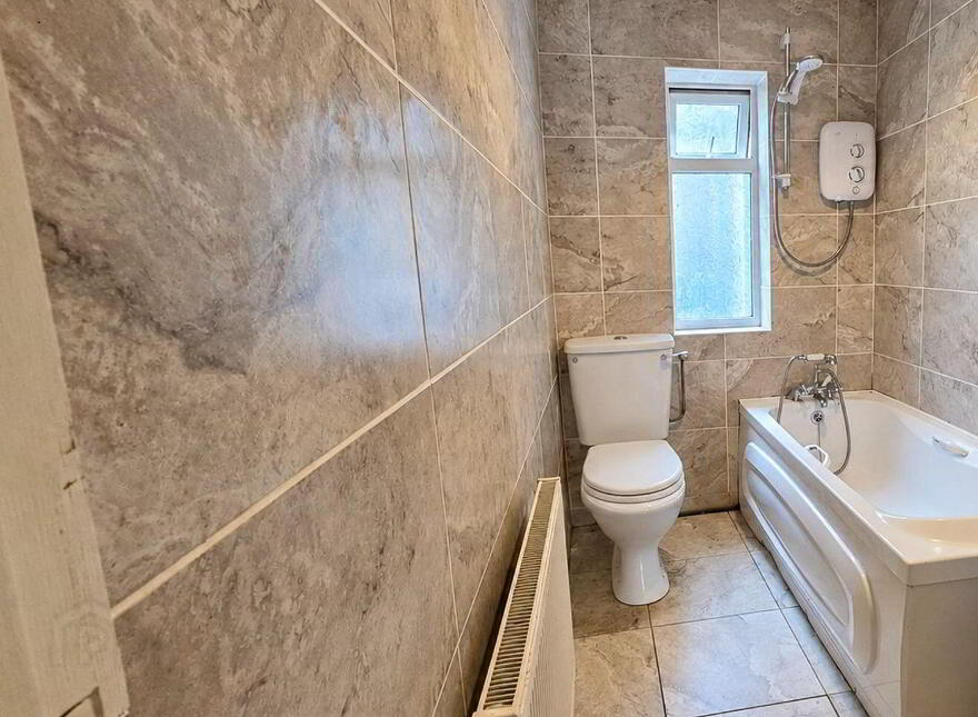 23 Saint Patrick's Crescent, Moate, N37TF85