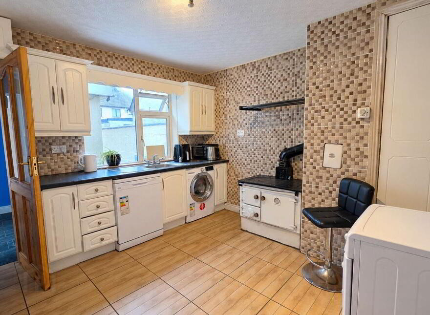 23 Saint Patrick's Crescent, Moate, N37TF85