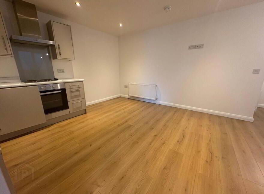 Apt 3, Grand Street, Lisburn, BT27 4UD
