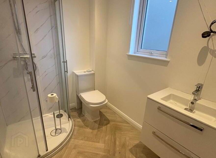 Apt 3, Grand Street, Lisburn, BT27 4UD