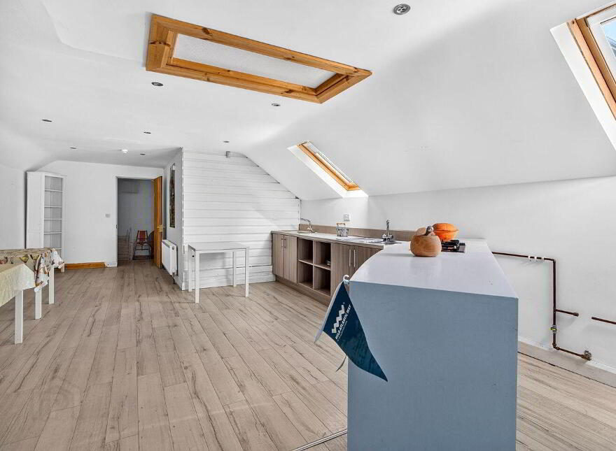 Former Eithnas By The Sea, Mullaghmore, F91FF24