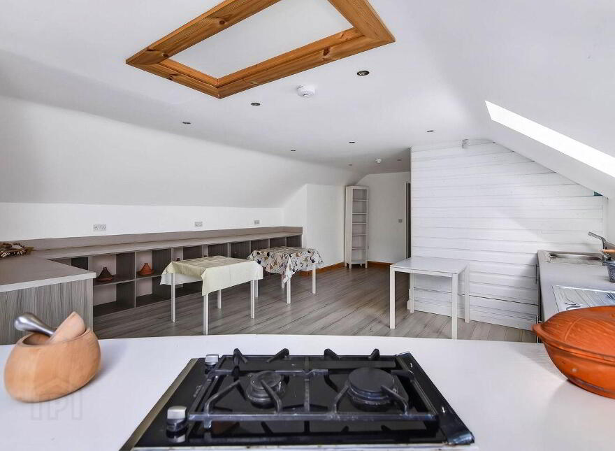 Former Eithnas By The Sea, Mullaghmore, F91FF24