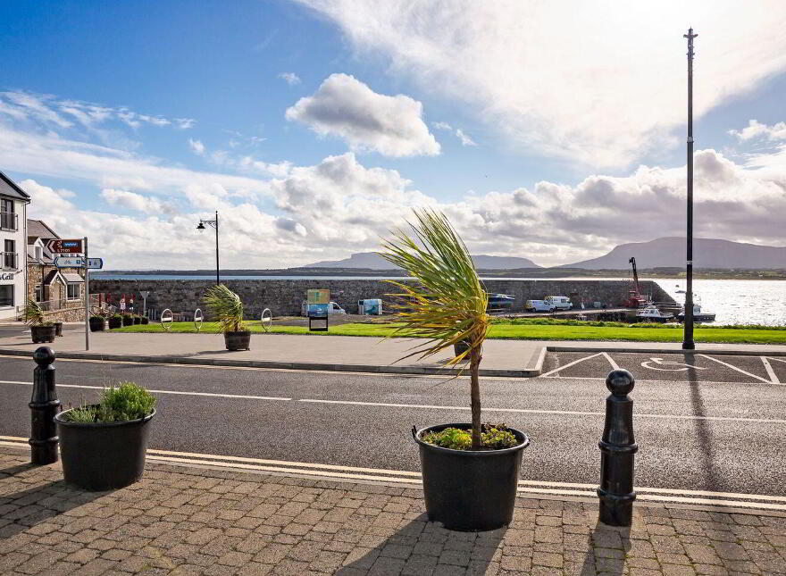 Former Eithnas By The Sea, Mullaghmore, F91FF24