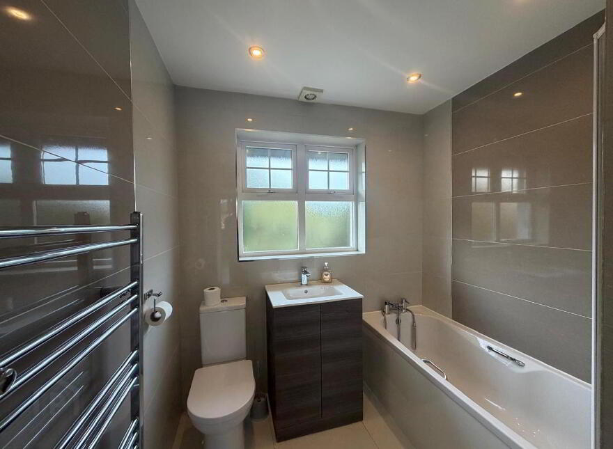48 Lisneal, Waterside, L'Derry, BT47 6FD