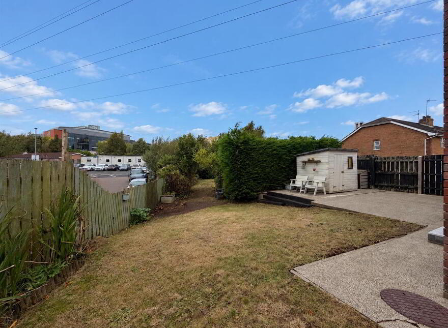 48 Lisneal, Waterside, L'Derry, BT47 6FD