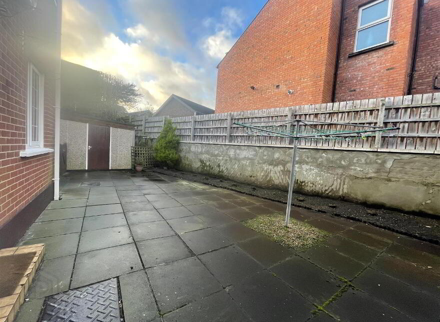 4 Locksley Grange, Belfast, BT10 0DW