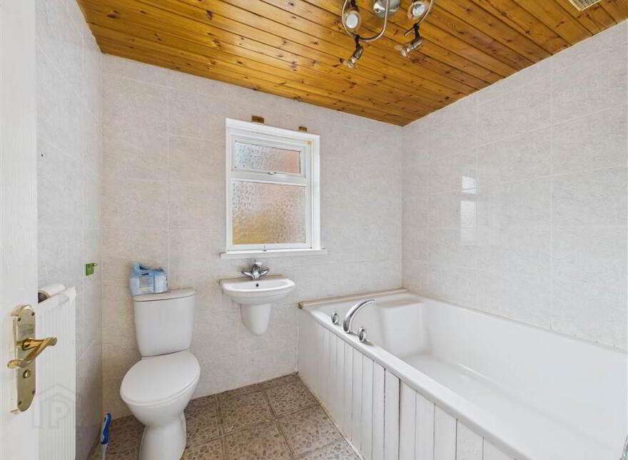 99 Bearnagh Drive, Belfast, BT11 8HT
