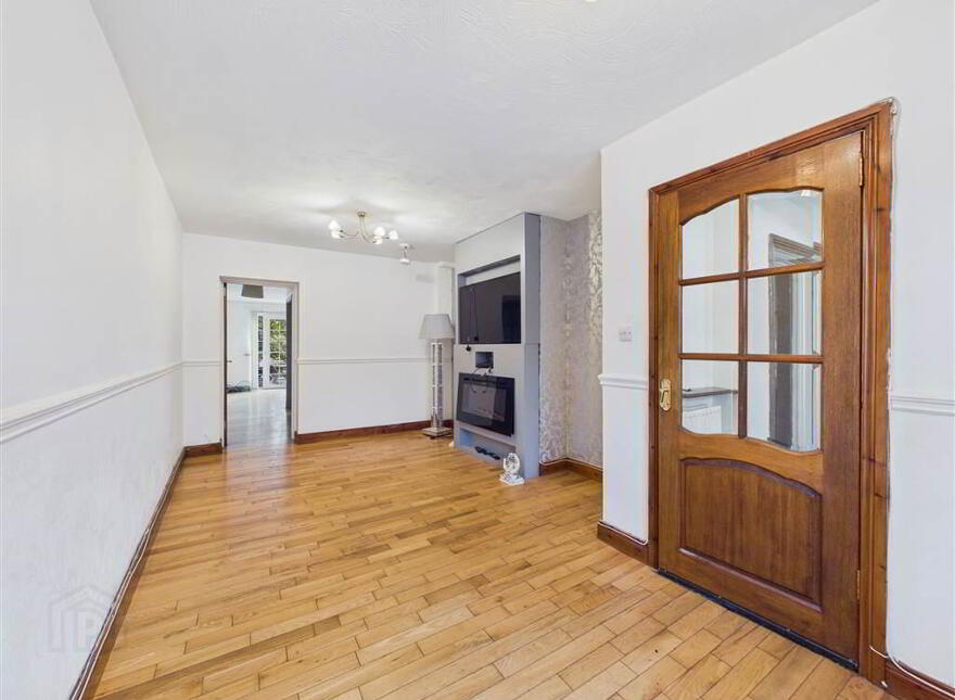 99 Bearnagh Drive, Belfast, BT11 8HT