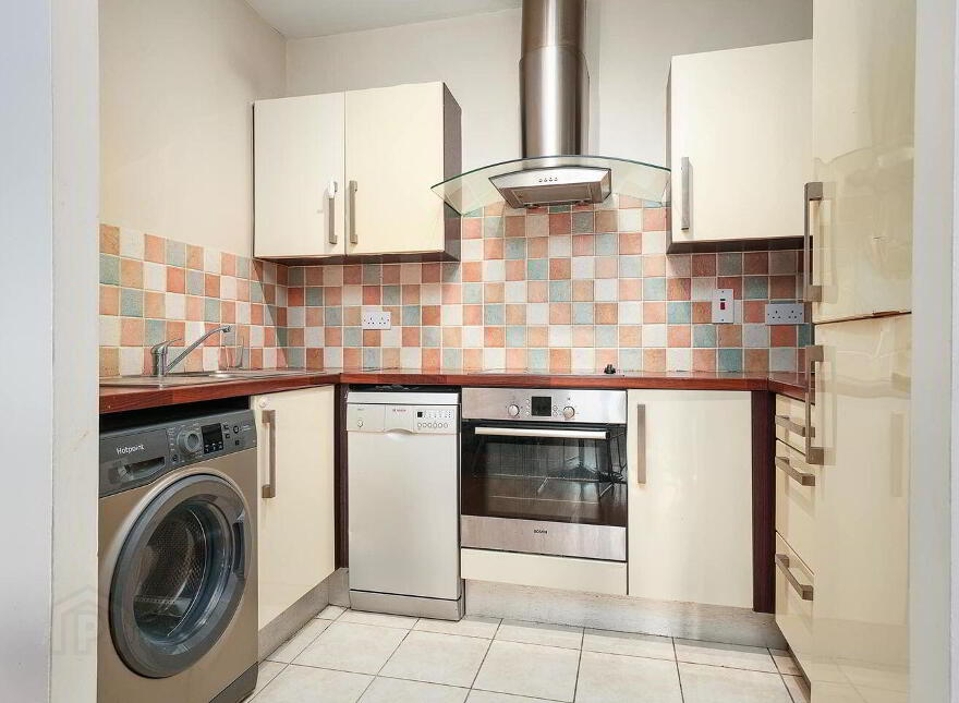 18 Fortunes Lawn, Citywest