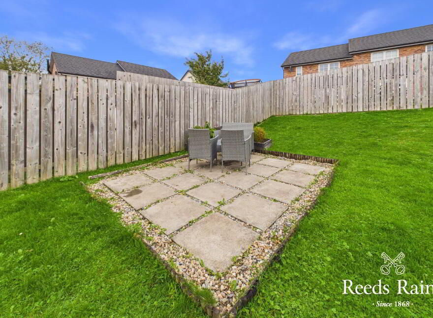 7 River Hill Crescent, Newtownards, BT23 7FQ