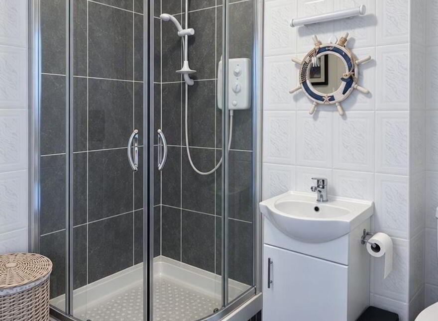 Apartment 3 Old Moore's, Wellington Square, Kilkee, V15Y223