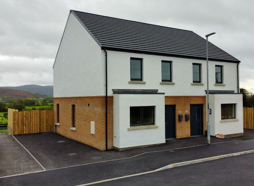 10 Slieve Cairn View, Dromintee, Newry, BT35 8RH