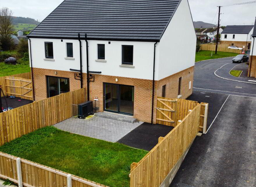 10 Slieve Cairn View, Dromintee, Newry, BT35 8RH