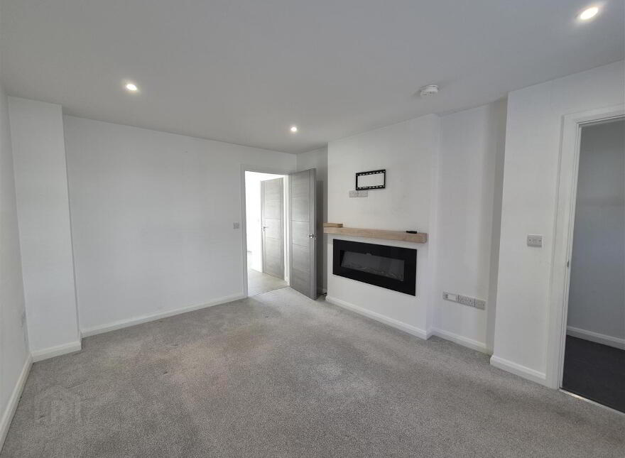11 Glenwood, Comber, BT23 5FD