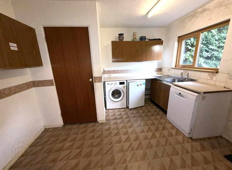 10 Ballyloughan Park, Ballymena, BT43 5HW