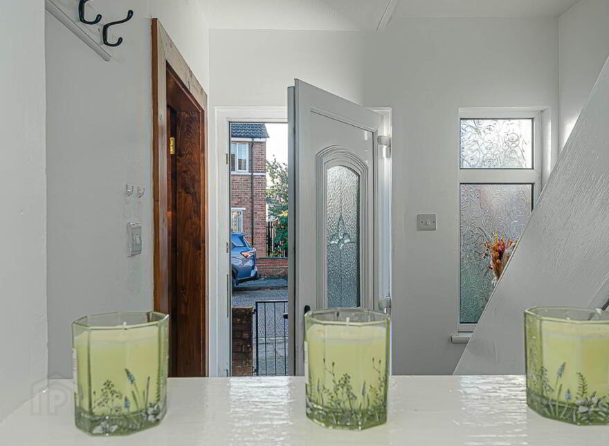 24 Hillsborough Gardens, Belfast, BT6 9DT