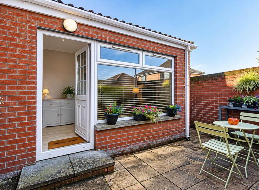 24 Hillsborough Gardens, Belfast, BT6 9DT