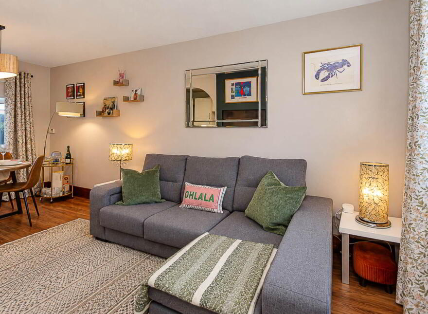24 Hillsborough Gardens, Belfast, BT6 9DT