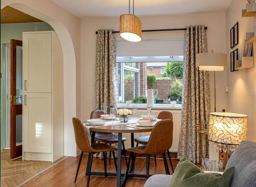 24 Hillsborough Gardens, Belfast, BT6 9DT