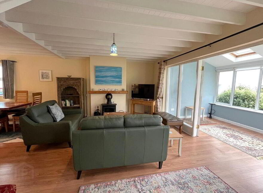 Kestrel Cottage, Colla Road, Schull, P81KW25