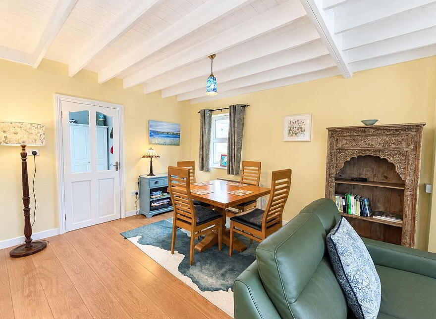 Kestrel Cottage, Colla Road, Schull, P81KW25