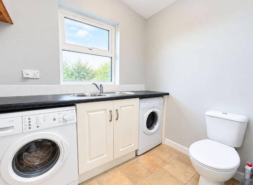 Kestrel Cottage, Colla Road, Schull, P81KW25