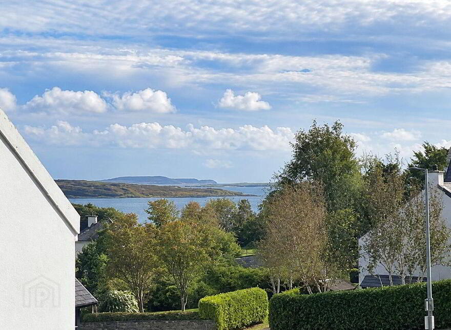 Kestrel Cottage, Colla Road, Schull, P81KW25