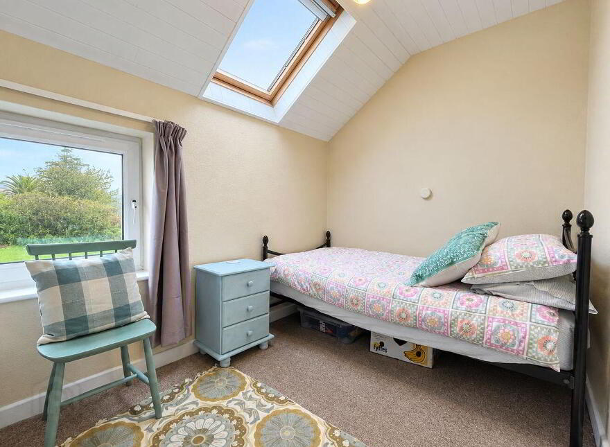 Kestrel Cottage, Colla Road, Schull, P81KW25