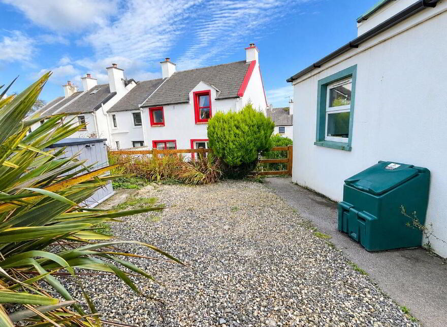 Kestrel Cottage, Colla Road, Schull, P81KW25