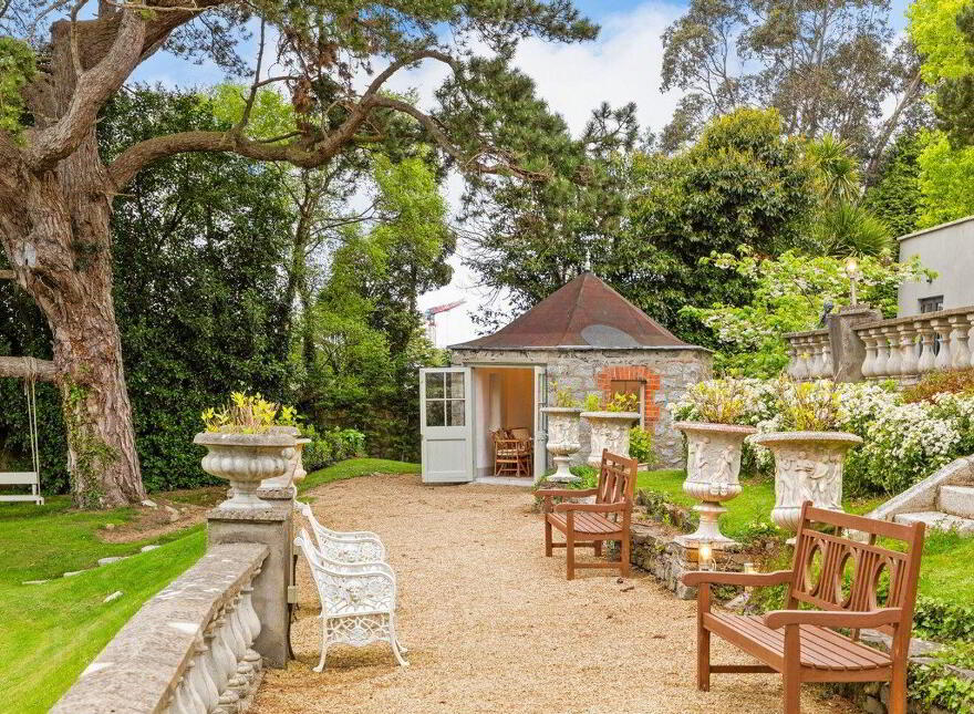 Laragh House, Killiney Avenue, Killiney, Killiney, A96AK18