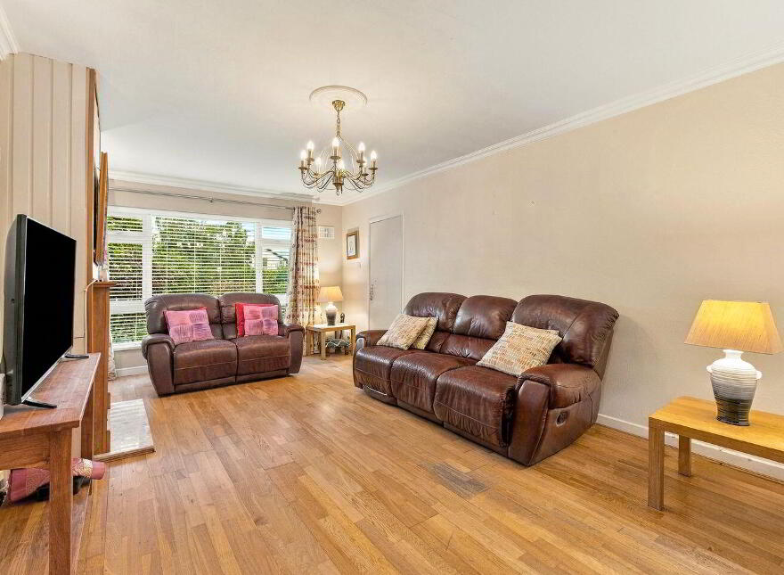 19 Mount Carmel, Newbridge, W12DK29