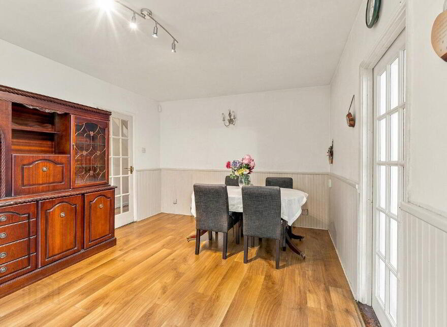 19 Mount Carmel, Newbridge, W12DK29